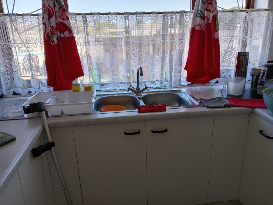 3 Bedroom Property for Sale in Wavecrest Eastern Cape